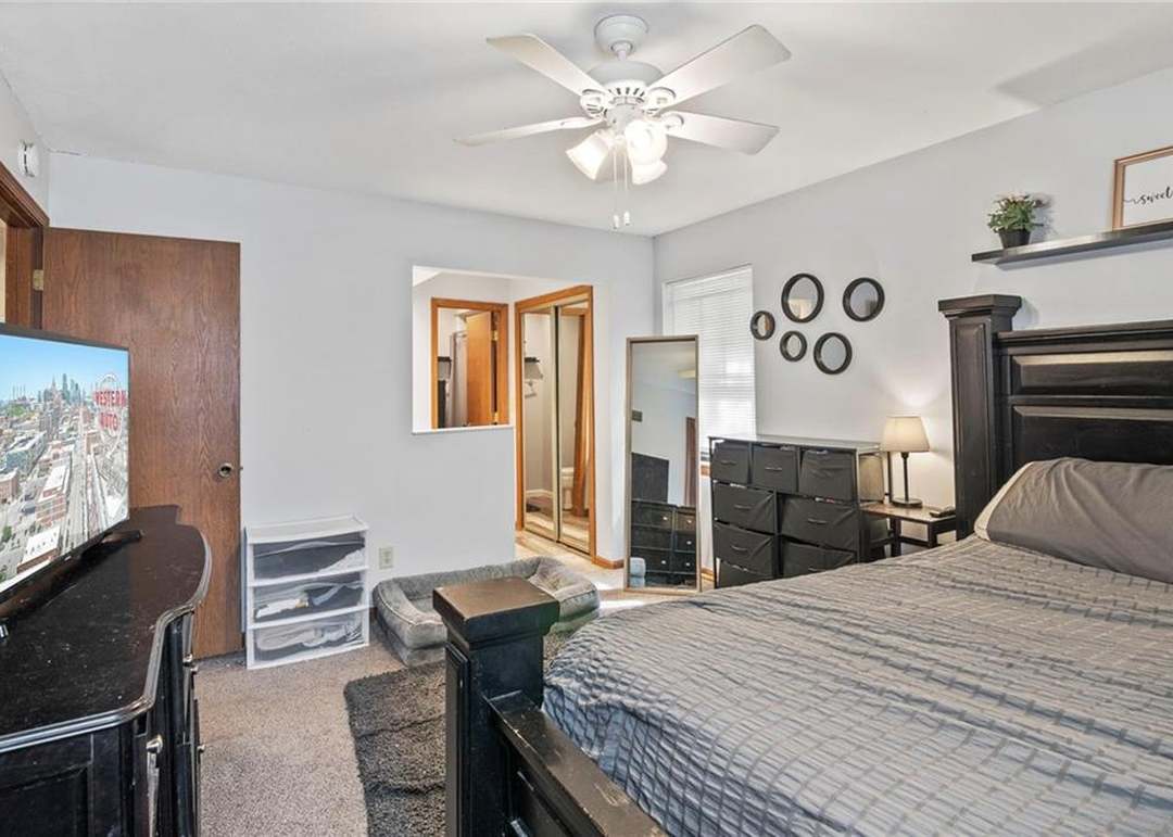 11579 Earnshaw Street — photo 4