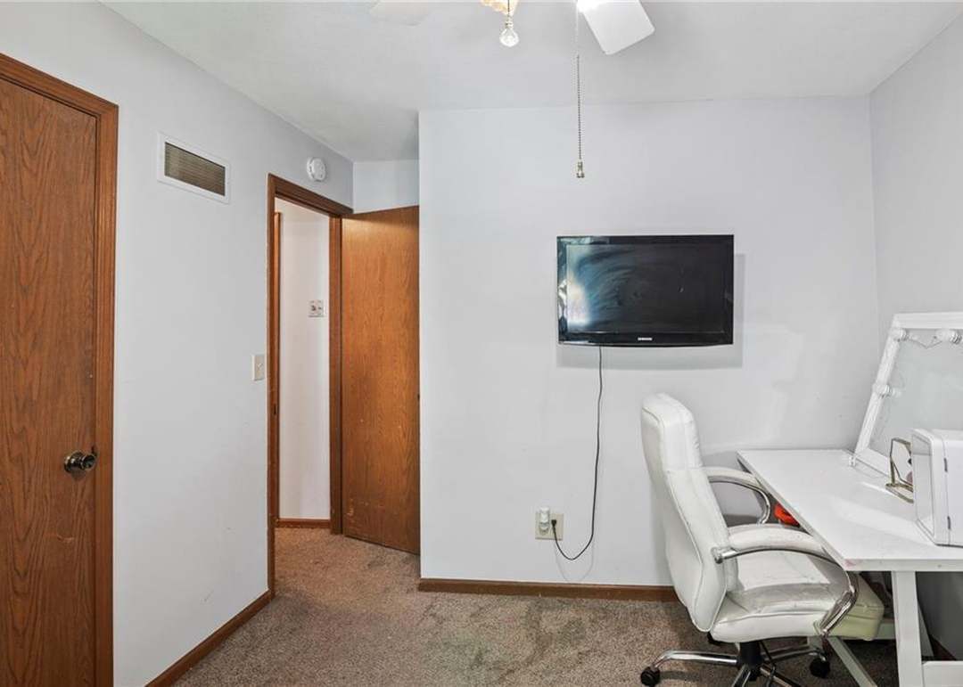 11579 Earnshaw Street — photo 5