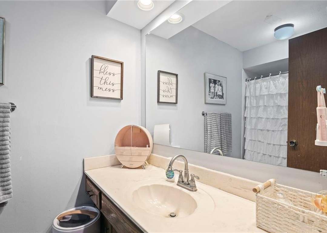 11579 Earnshaw Street — photo 22