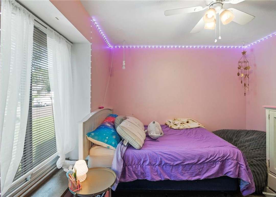 11579 Earnshaw Street — photo 23