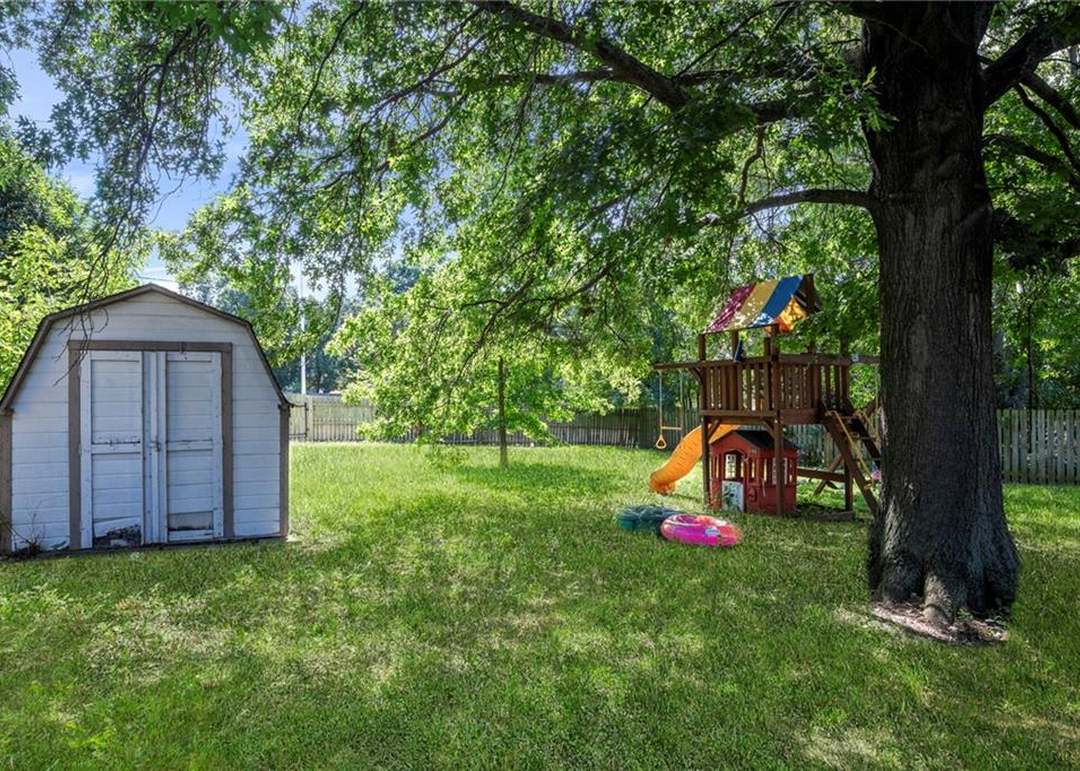 11579 Earnshaw Street — photo 32