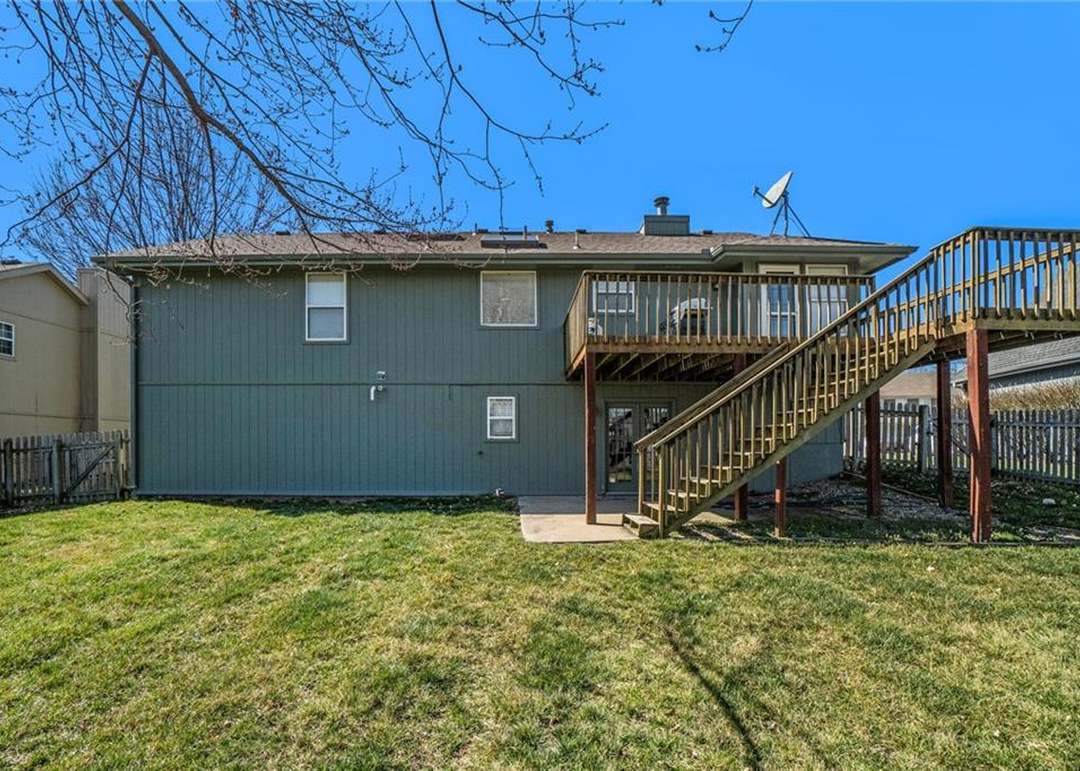 576 Hawthorne Drive — photo 24