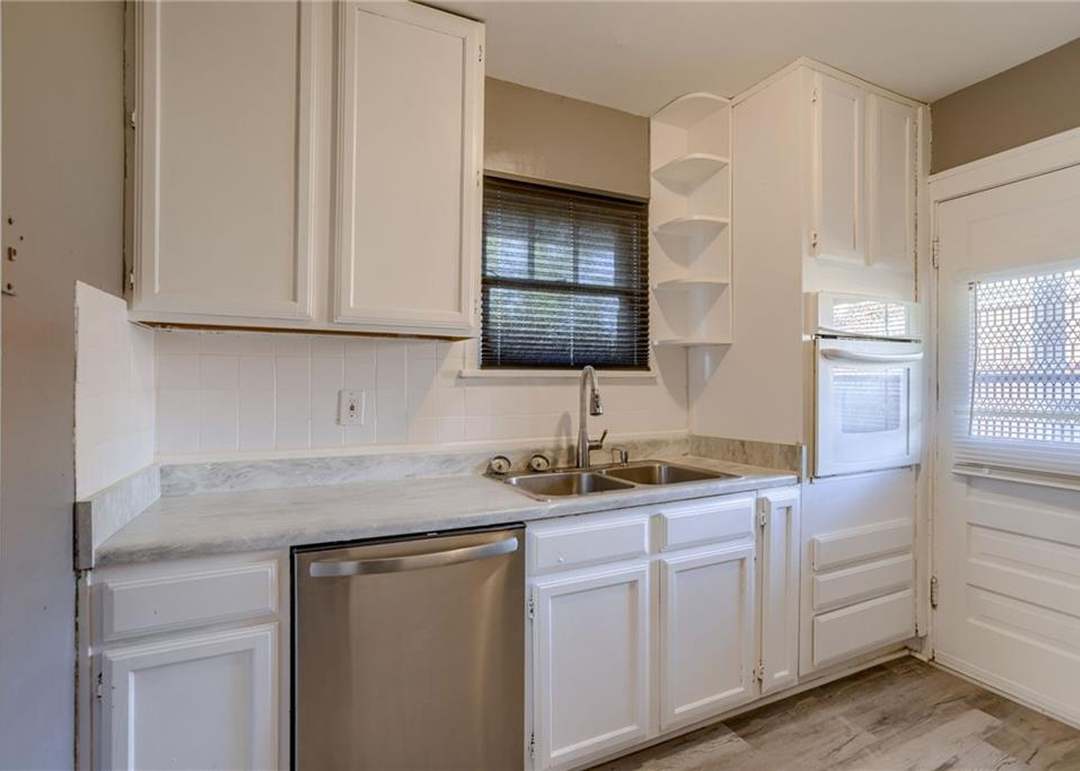 2850 MERSINGTON Avenue — photo 10