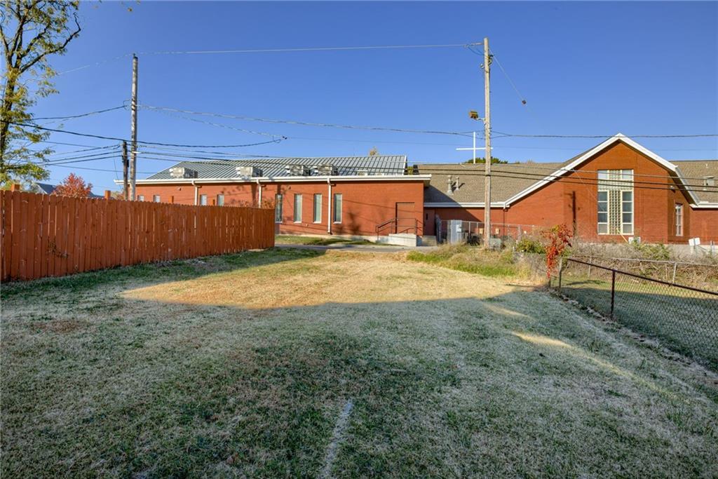 2850 MERSINGTON Avenue — photo 15