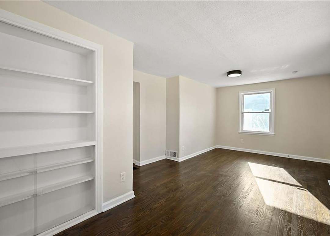 5611 N Walnut Street — photo 4