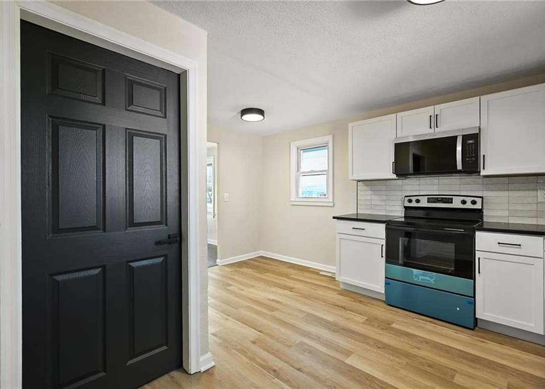 5611 N Walnut Street — photo 5