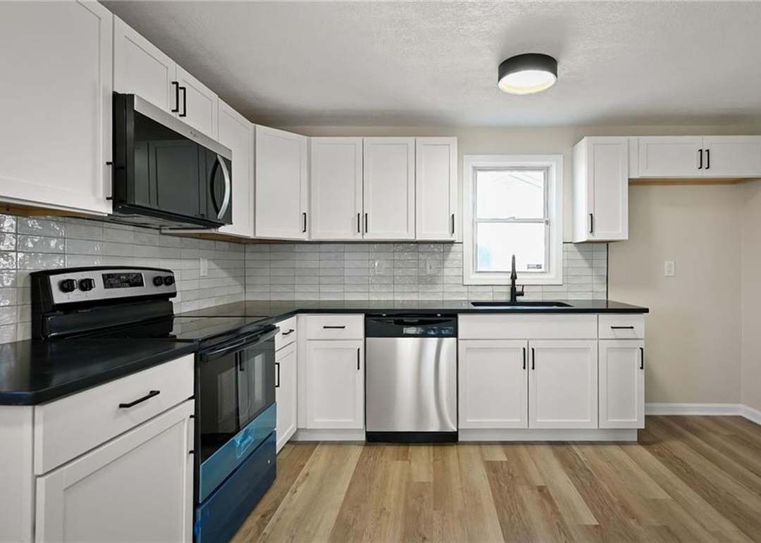 5611 N Walnut Street — photo 7