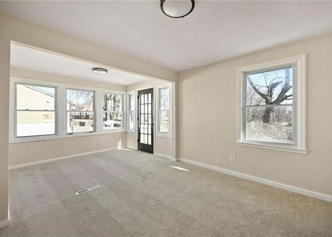 5611 N Walnut Street — photo 13