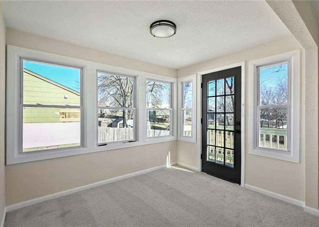 5611 N Walnut Street — photo 14