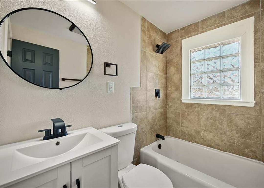 5611 N Walnut Street — photo 15
