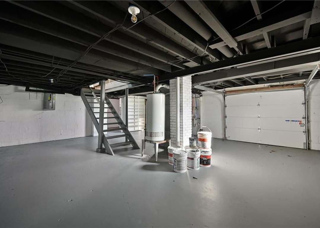 5611 N Walnut Street — photo 17