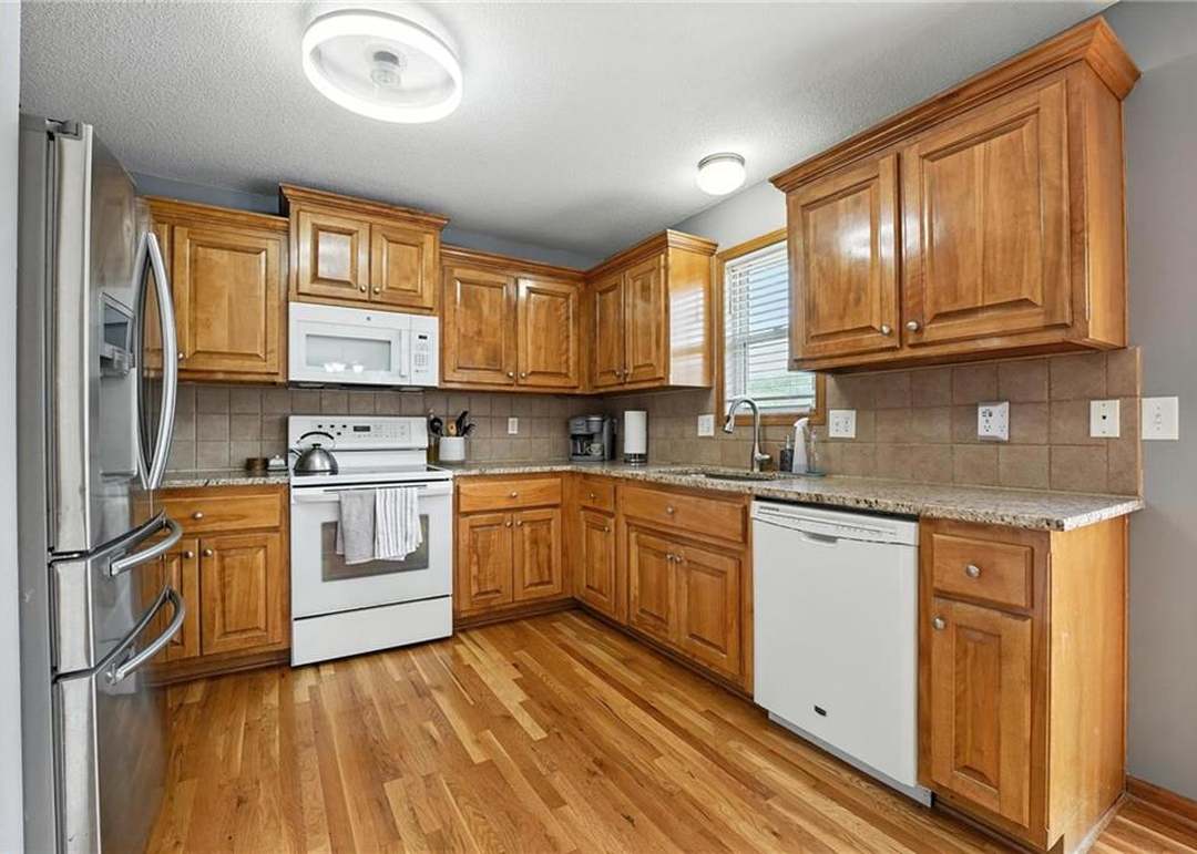 818 N Maple Street — photo 11
