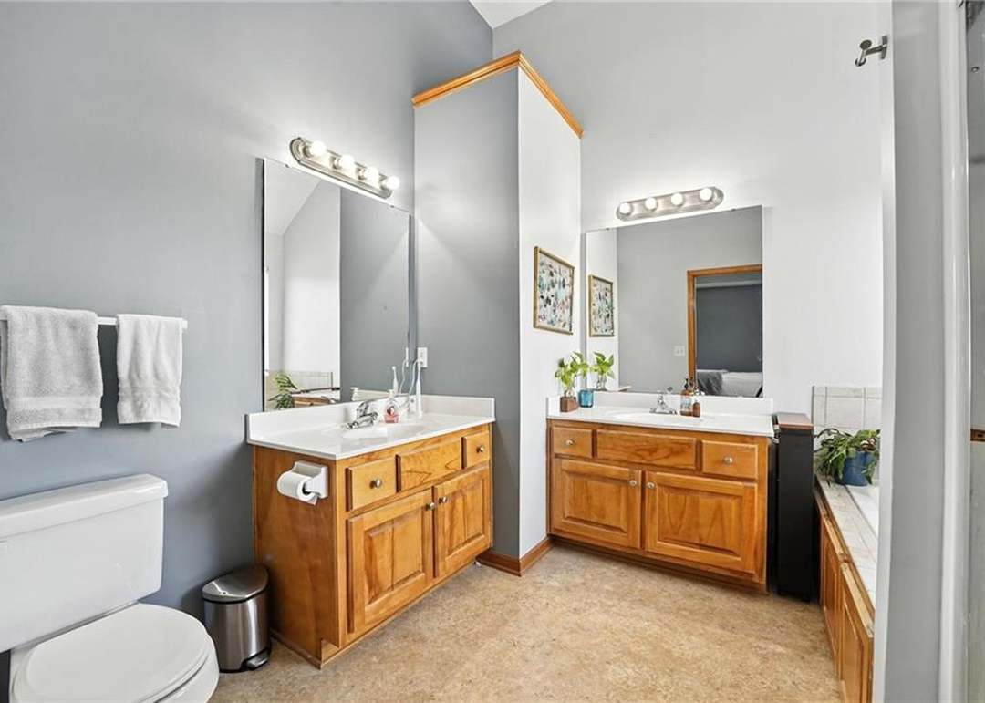 818 N Maple Street — photo 14