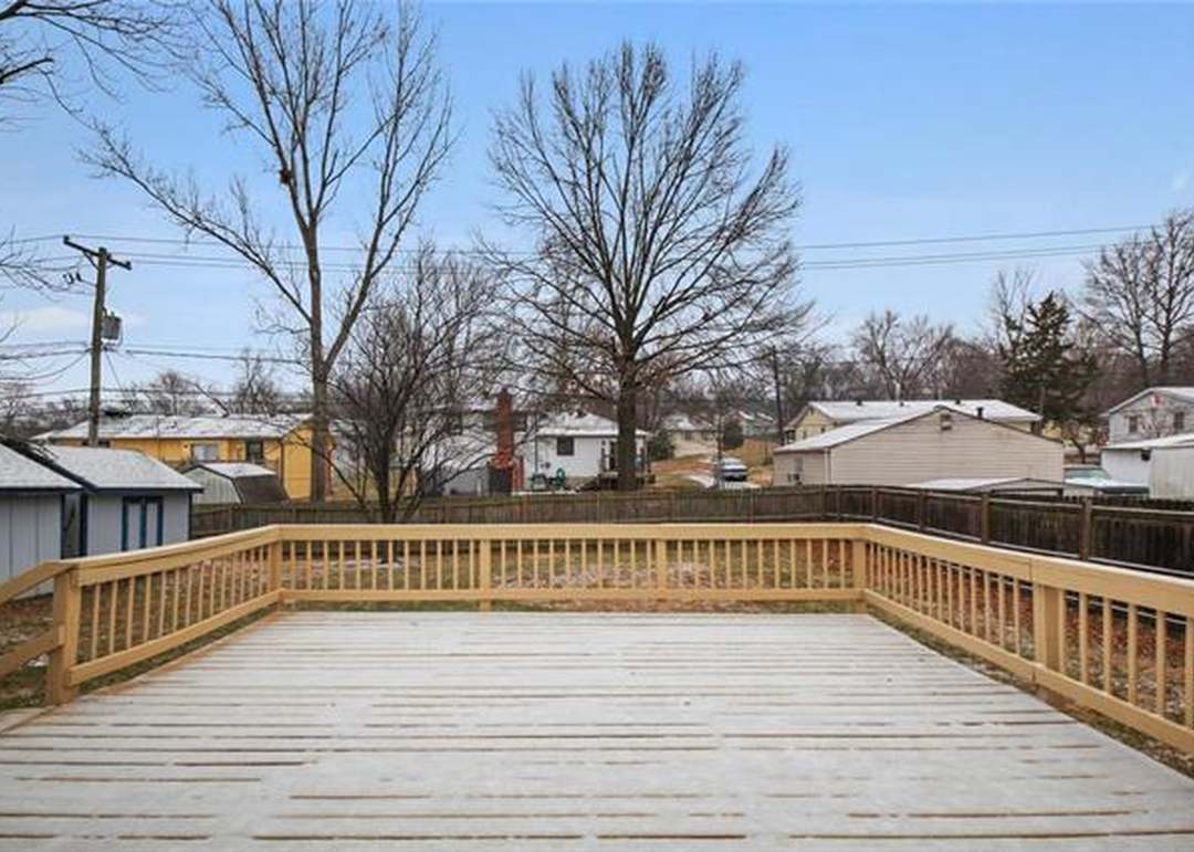 5523 Sutton Avenue — photo 2