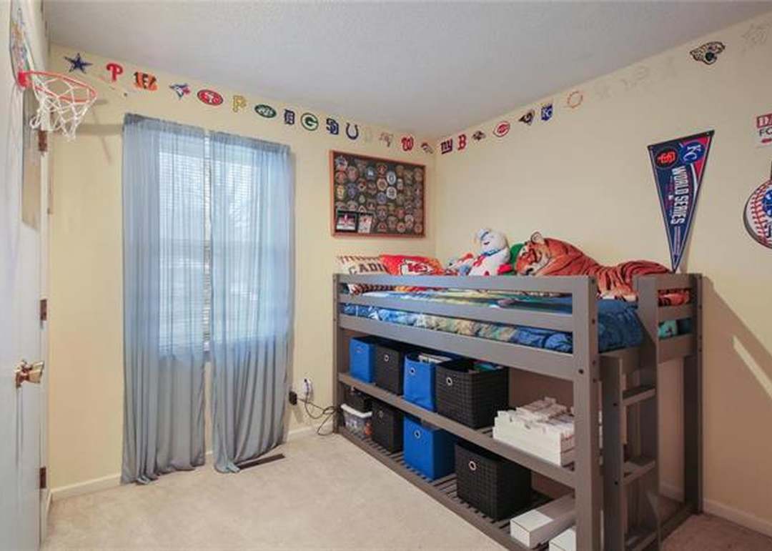 5523 Sutton Avenue — photo 3