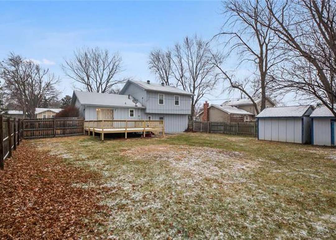 5523 Sutton Avenue — photo 8
