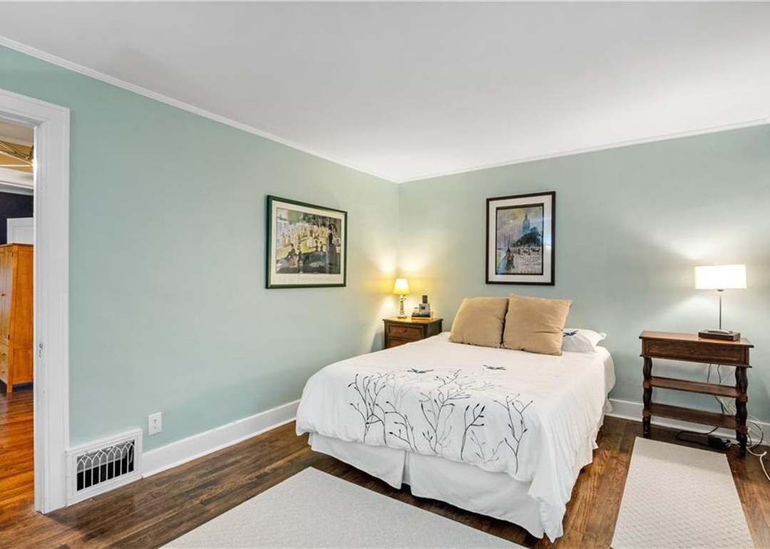 430 W 61st Terrace — photo 5