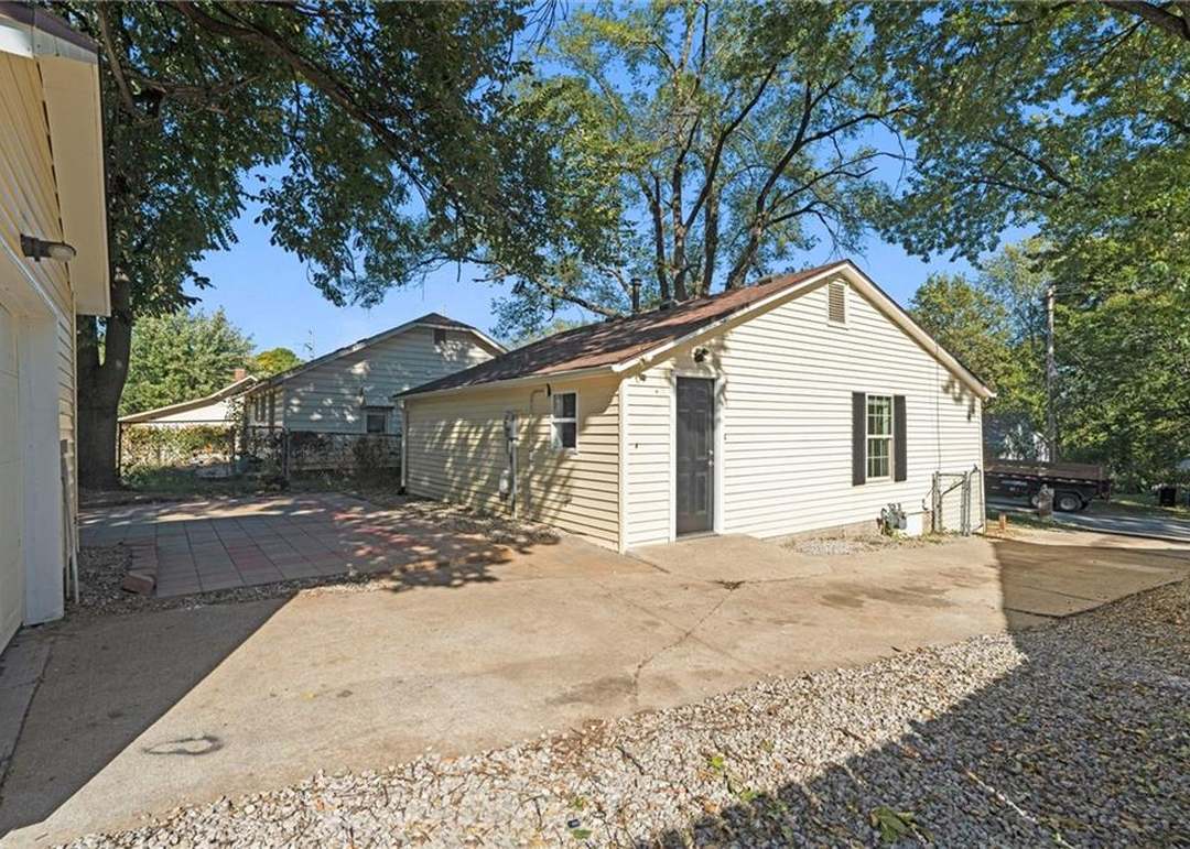 622 S Lake Drive — photo 24