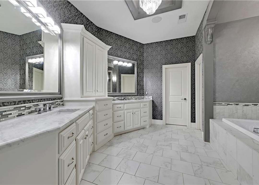 9429 W 162nd Street — photo 29