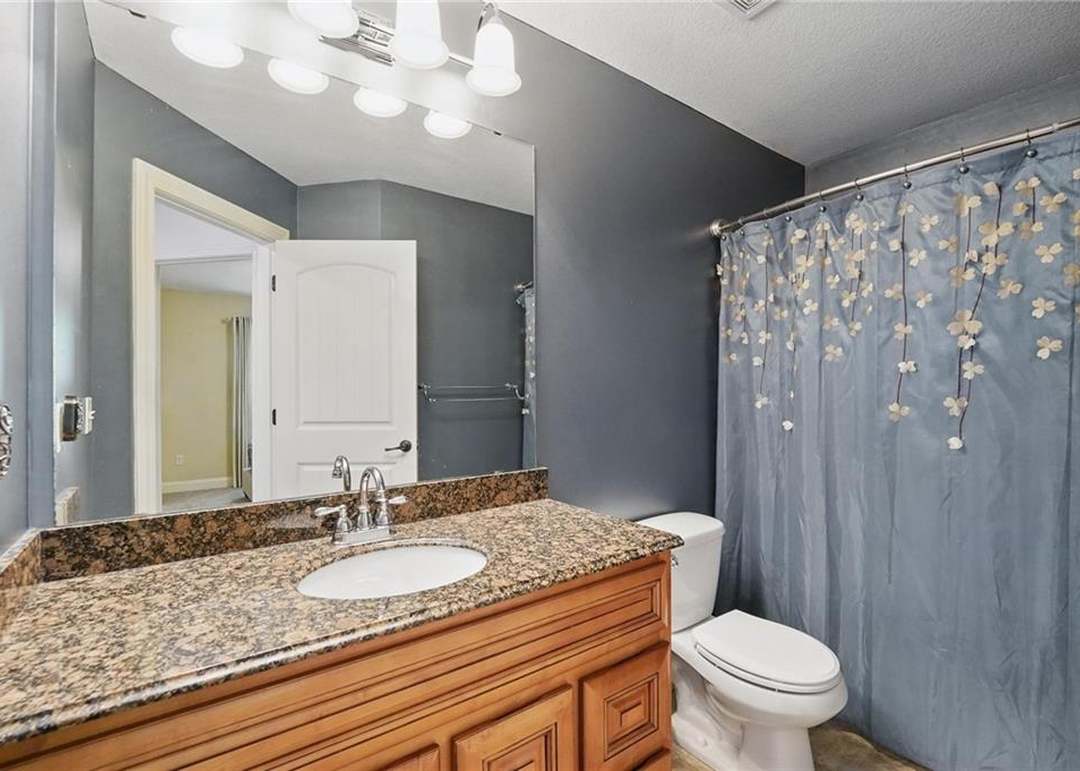 816 N Alder Street — photo 3