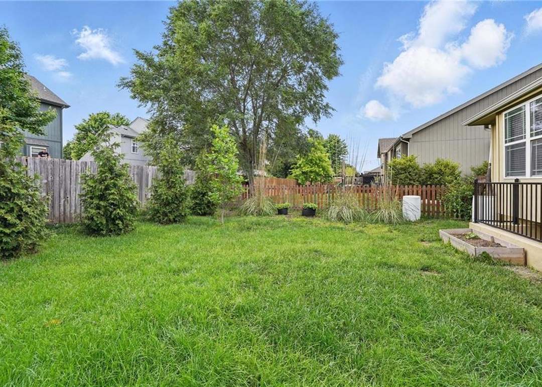 816 N Alder Street — photo 11