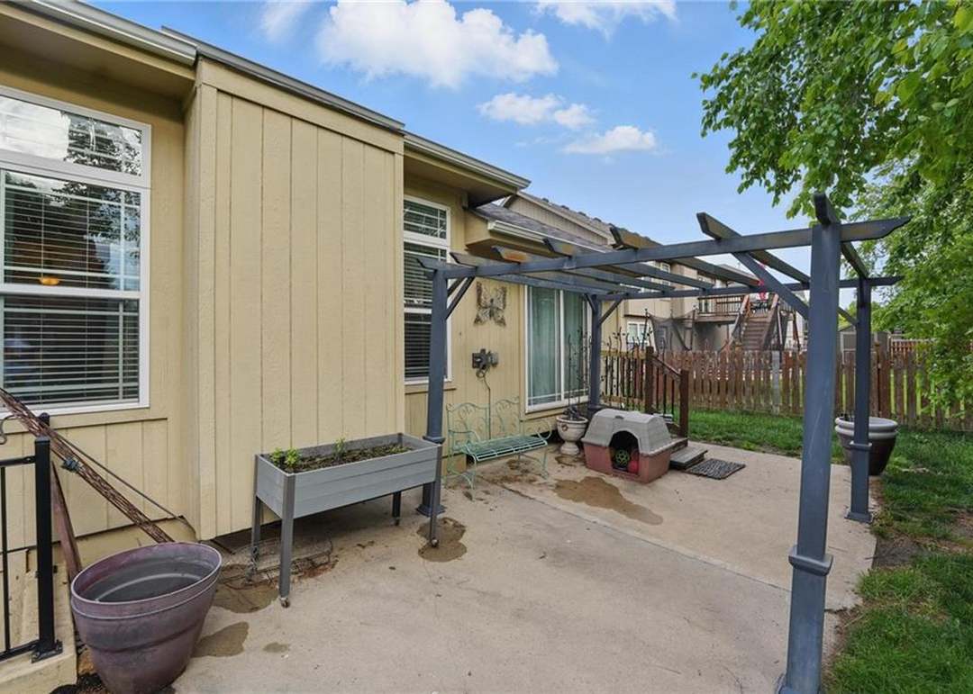 816 N Alder Street — photo 15