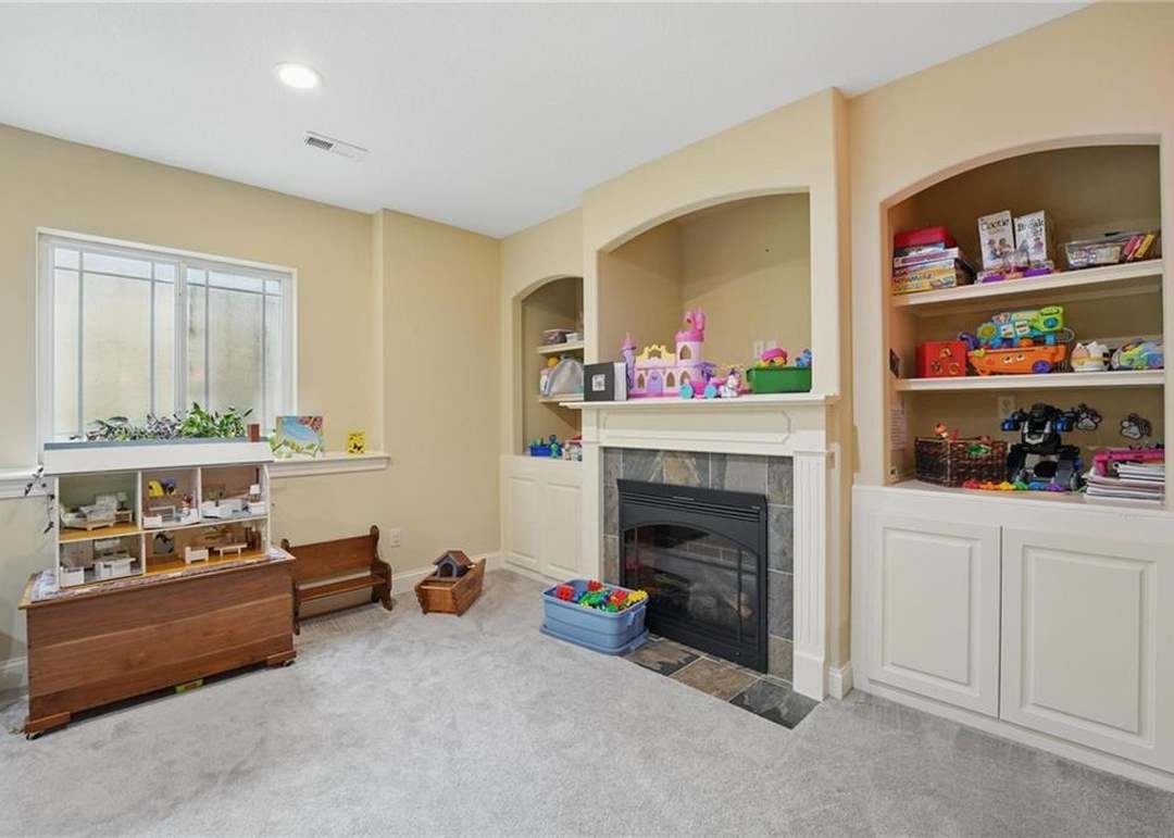 816 N Alder Street — photo 16