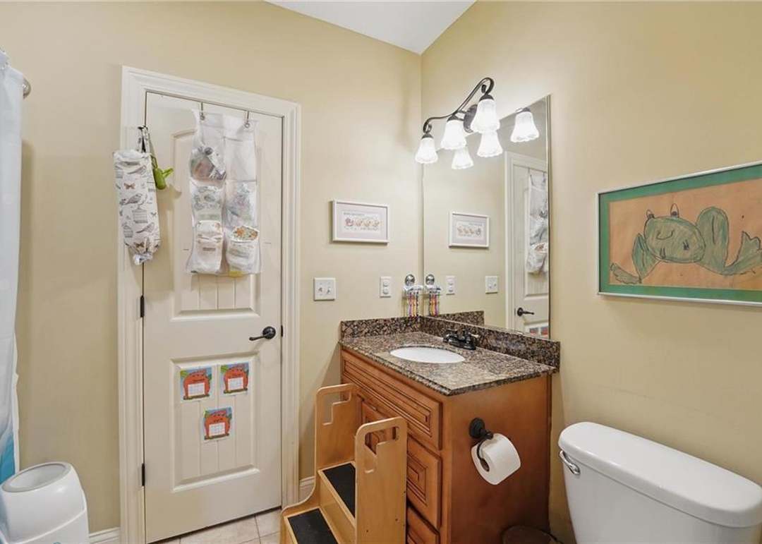 816 N Alder Street — photo 17