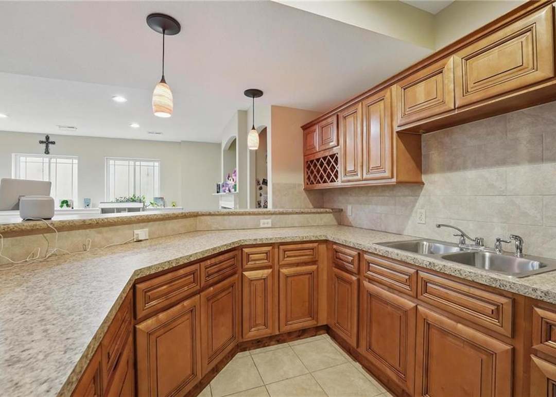 816 N Alder Street — photo 23