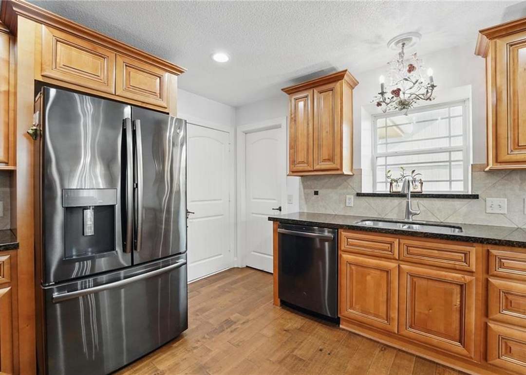 816 N Alder Street — photo 32