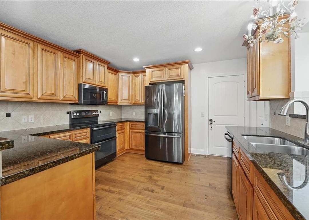 816 N Alder Street — photo 38