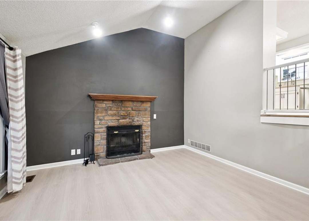 14813 W 150TH Pl Place — photo 8