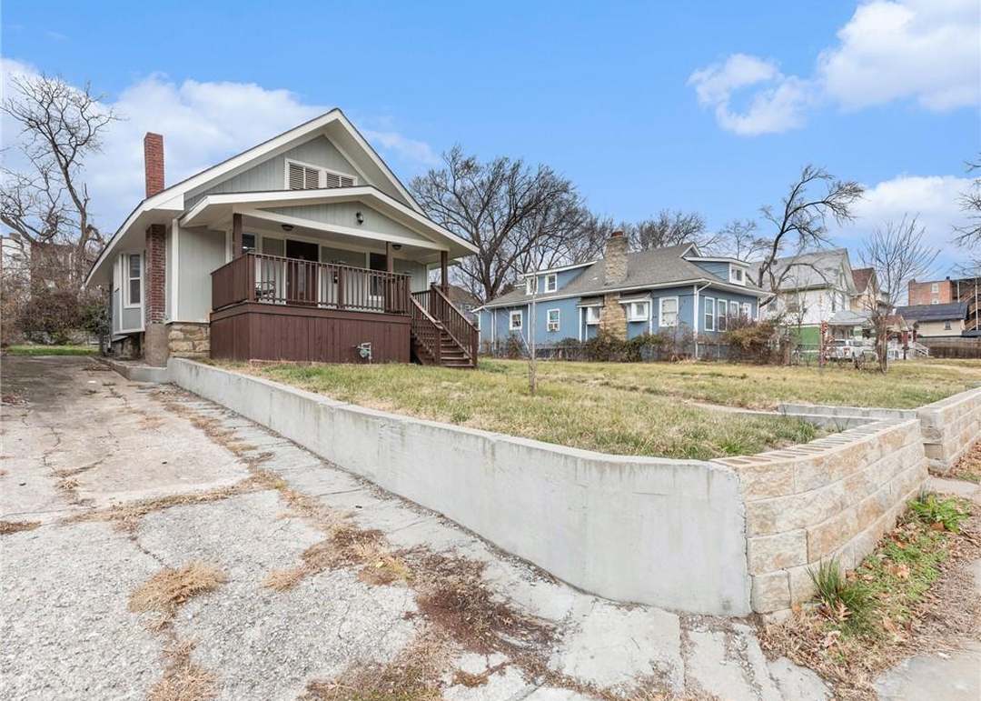 3240 BROOKLYN Avenue — photo 6
