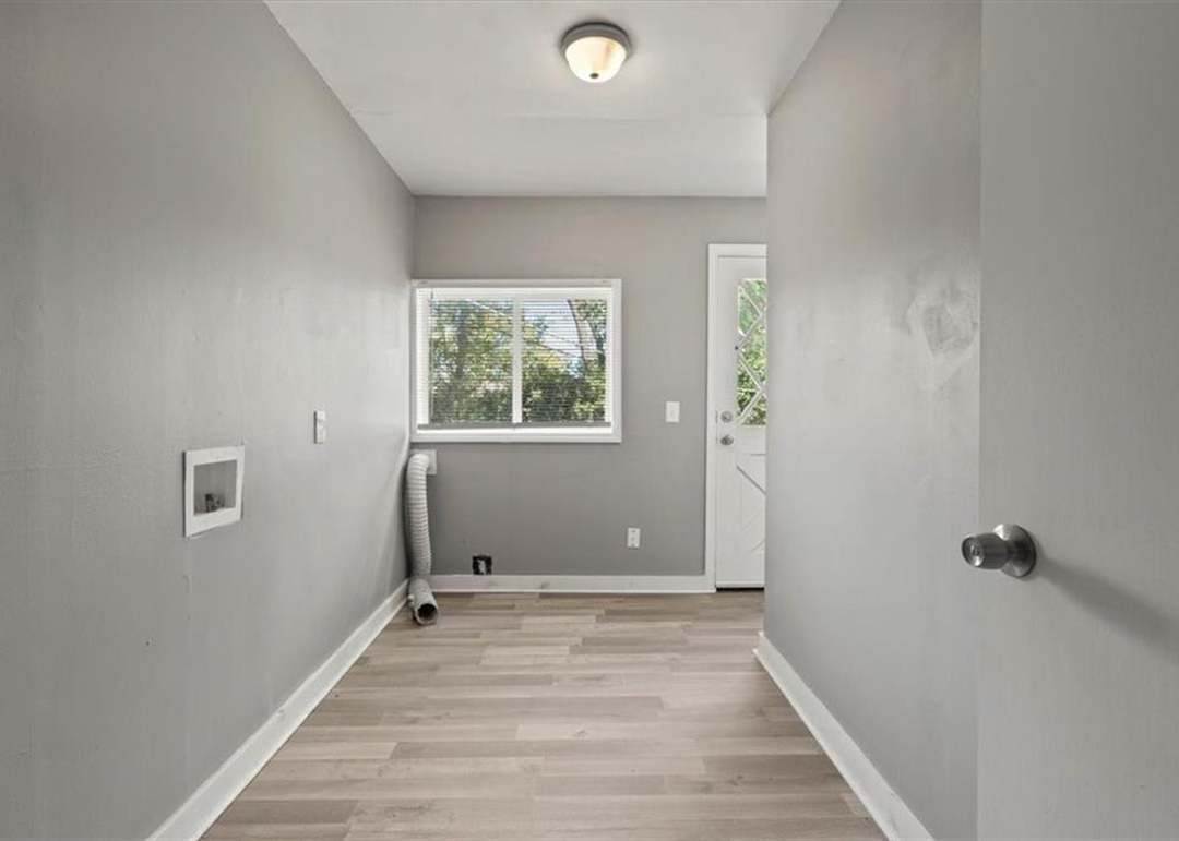 408 E 165th Street — photo 3