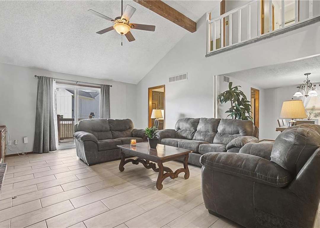 11935 W 66th Street — photo 9