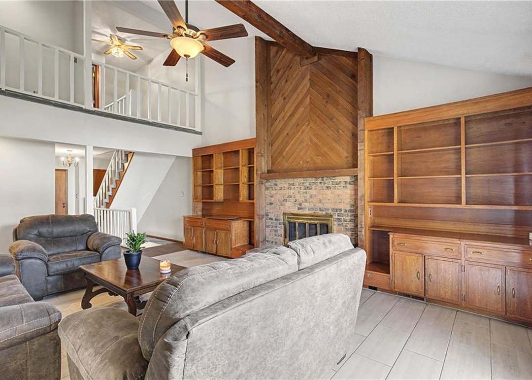 11935 W 66th Street — photo 11