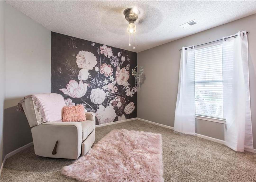 9304 N CHARLOTTE Court — photo 5