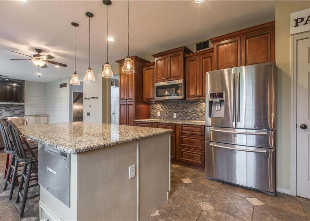 9304 N CHARLOTTE Court — photo 14