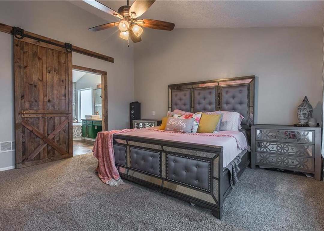 9304 N CHARLOTTE Court — photo 17