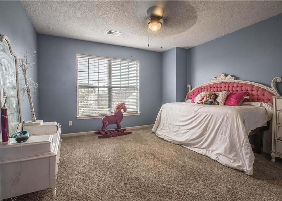 9304 N CHARLOTTE Court — photo 21