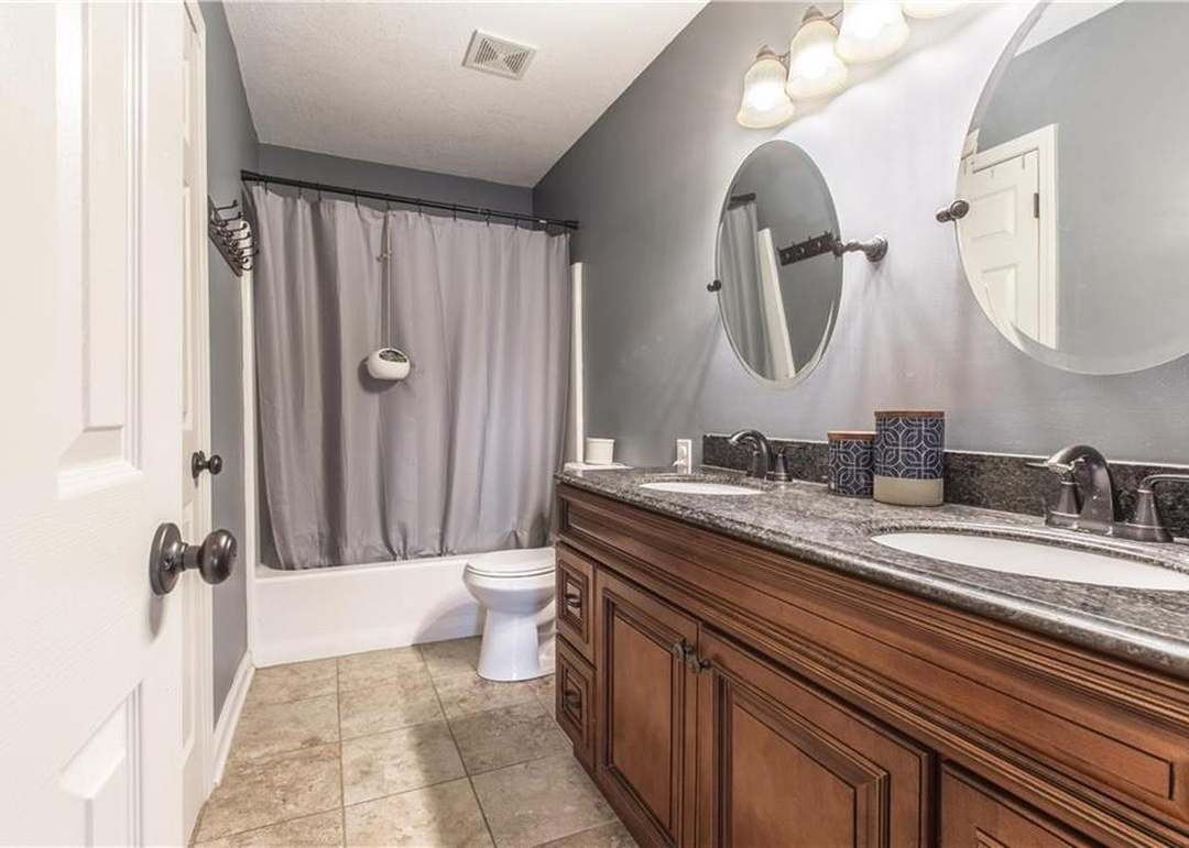 9304 N CHARLOTTE Court — photo 22