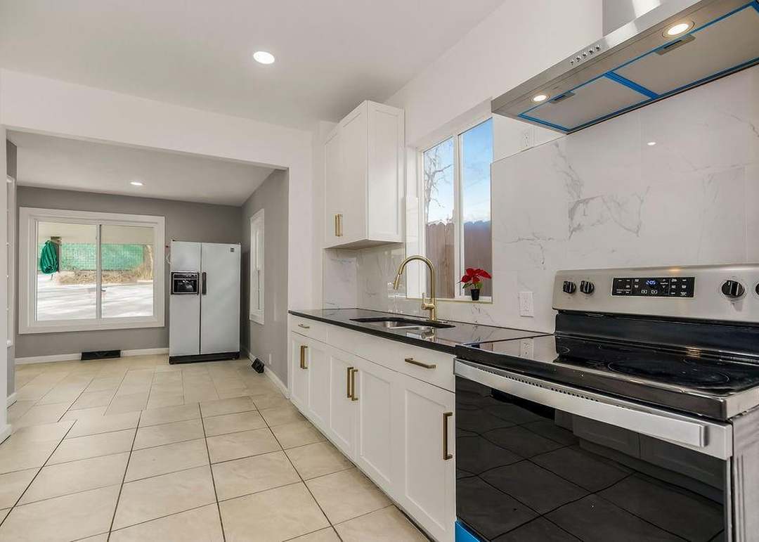 414 Quincy Avenue — photo 12