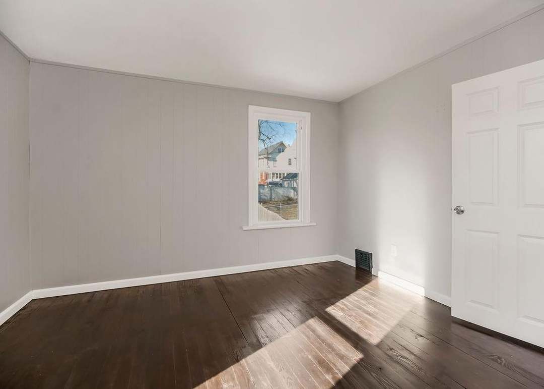 414 Quincy Avenue — photo 17