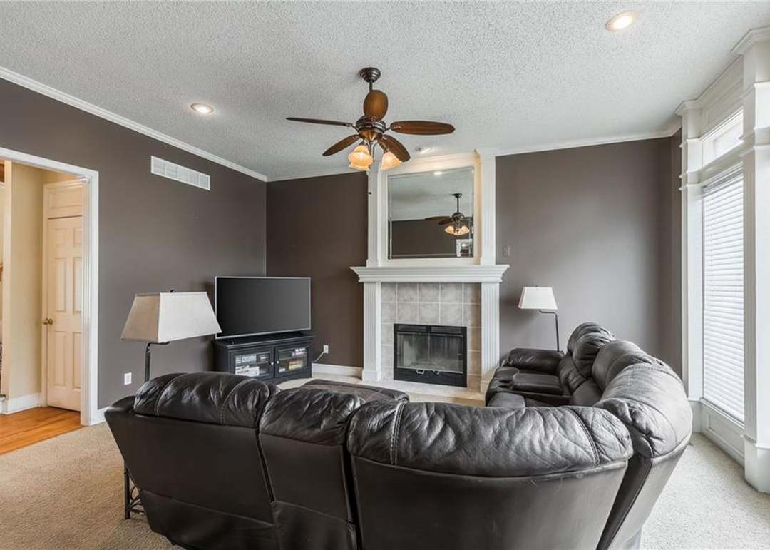 7428 N SMALLEY Avenue — photo 14