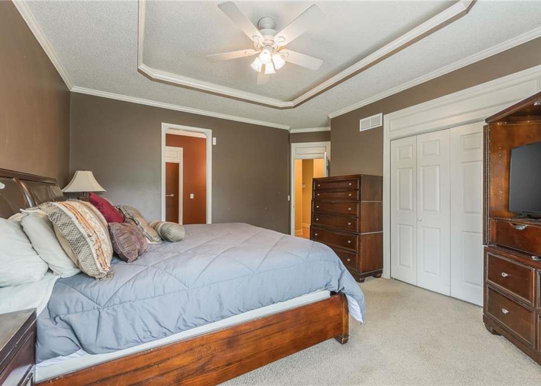 7428 N SMALLEY Avenue — photo 19