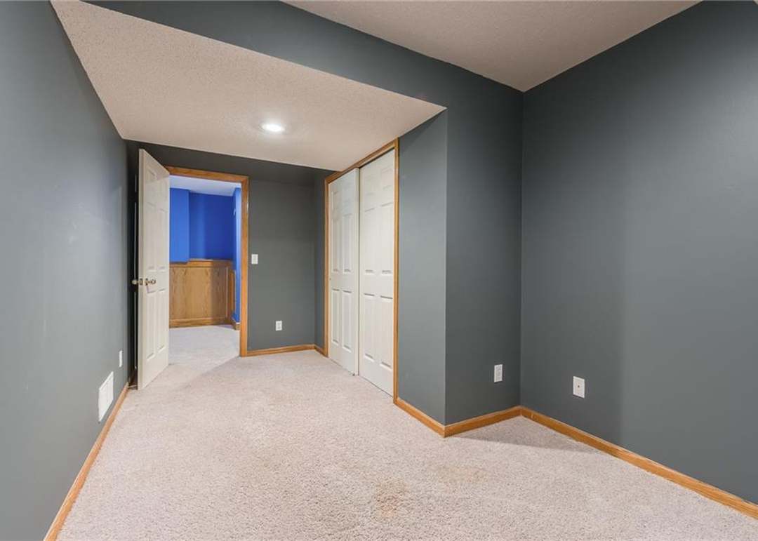 7428 N SMALLEY Avenue — photo 36