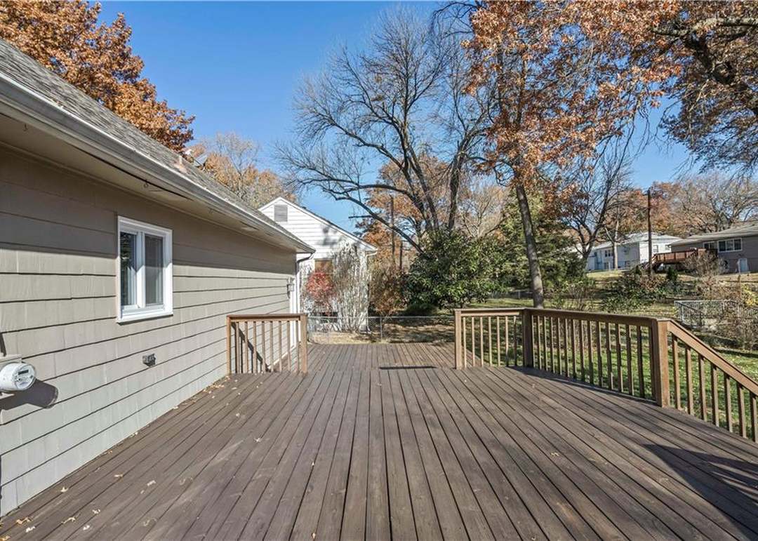 8741 Foster Lane — photo 28