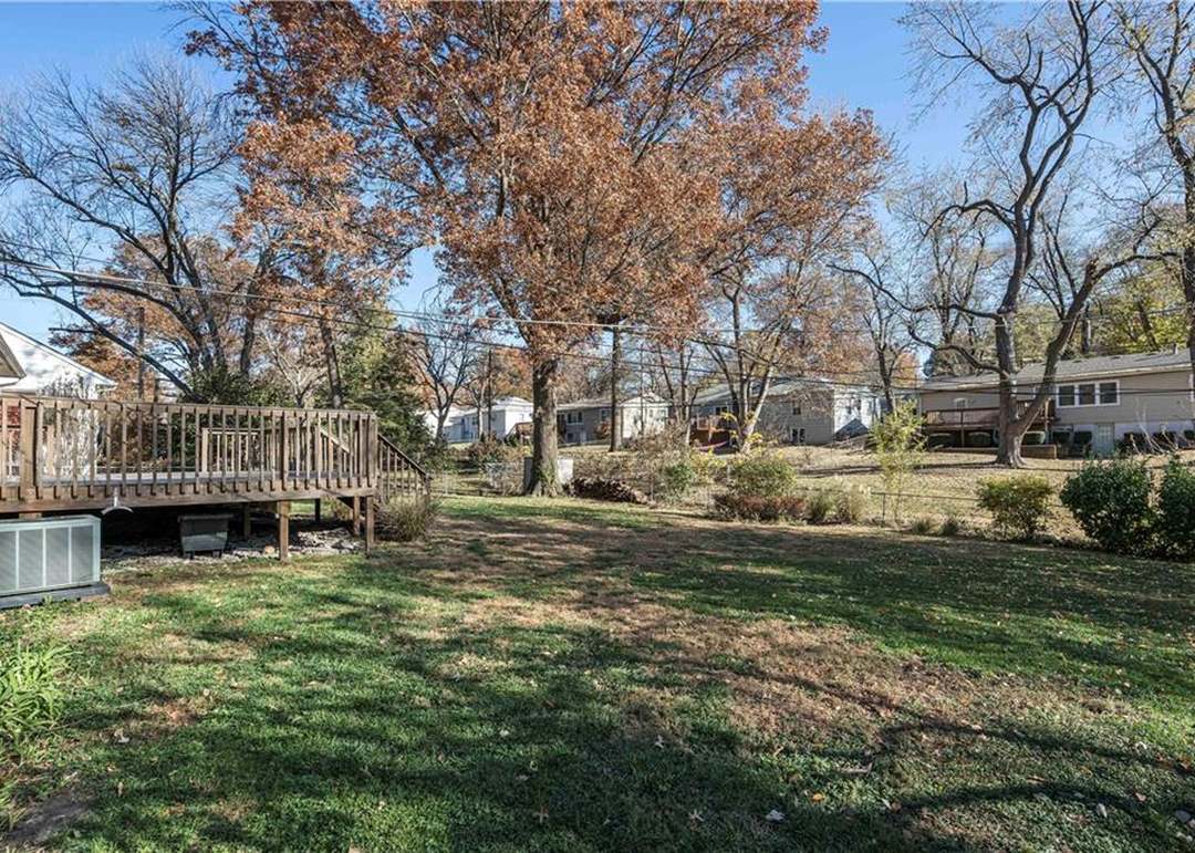 8741 Foster Lane — photo 31