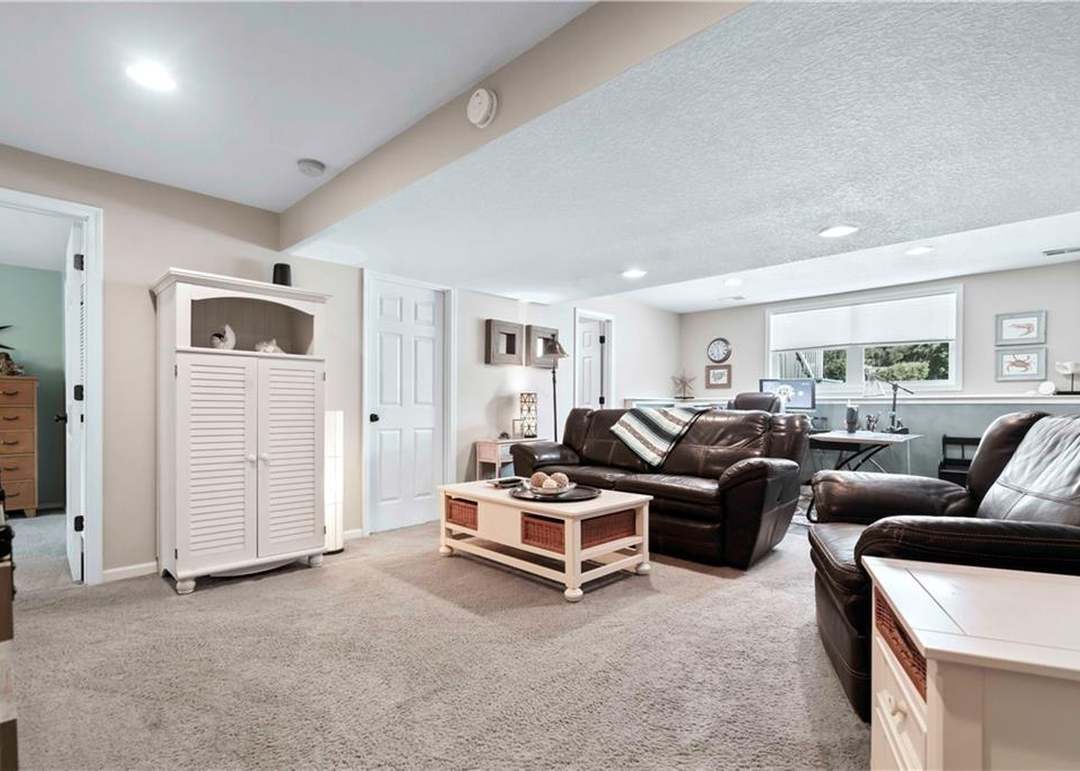7105 Summit Court — photo 36