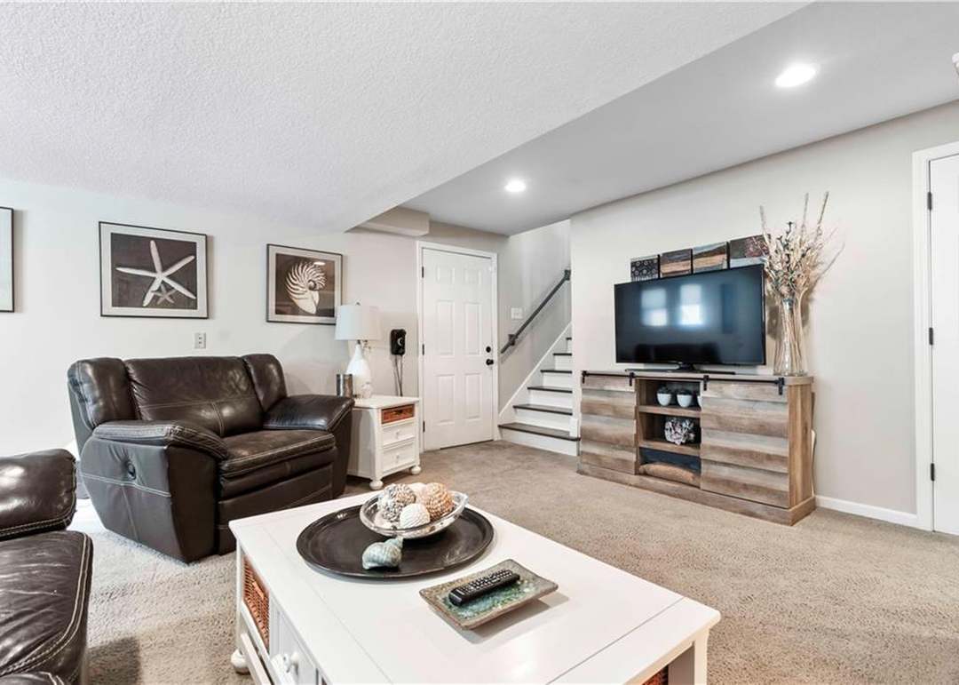 7105 Summit Court — photo 39